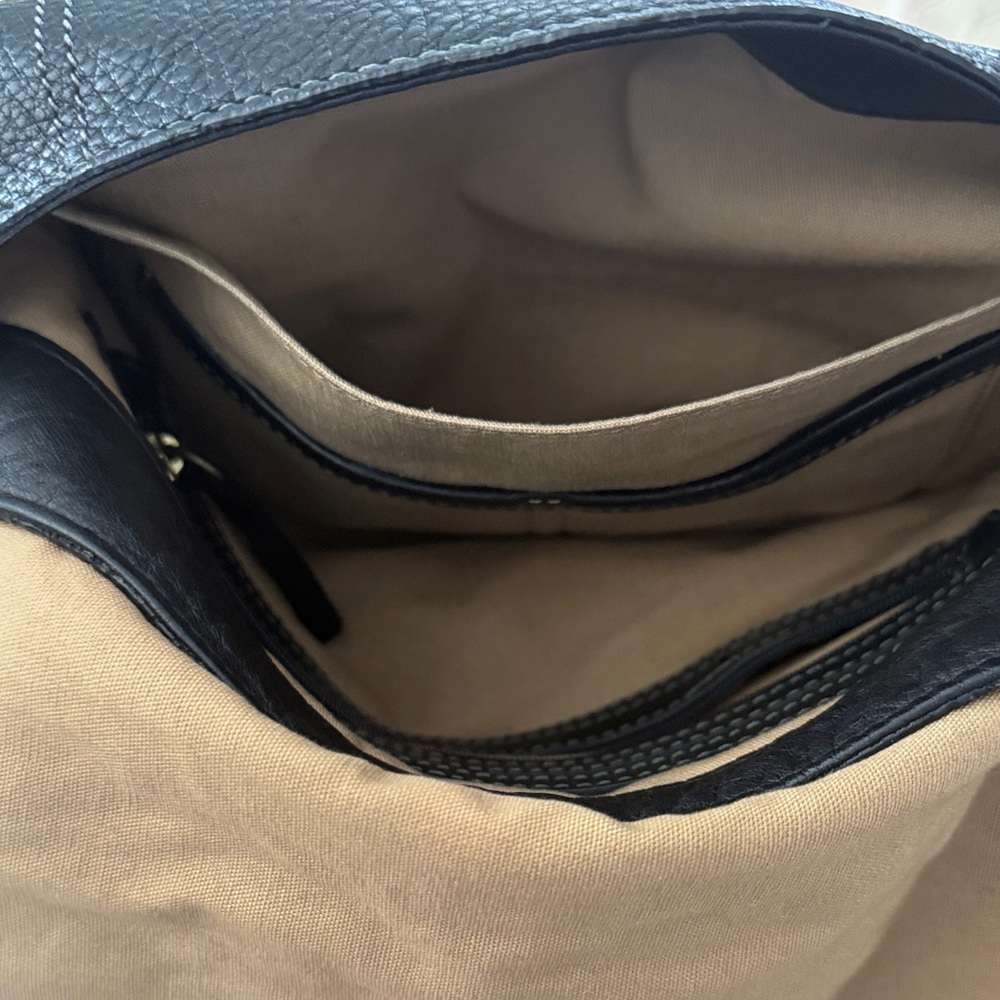 Vintage Ellen Tracy Black Leather Shoulder Bag with Gold Accents - Picture 8 of 12
